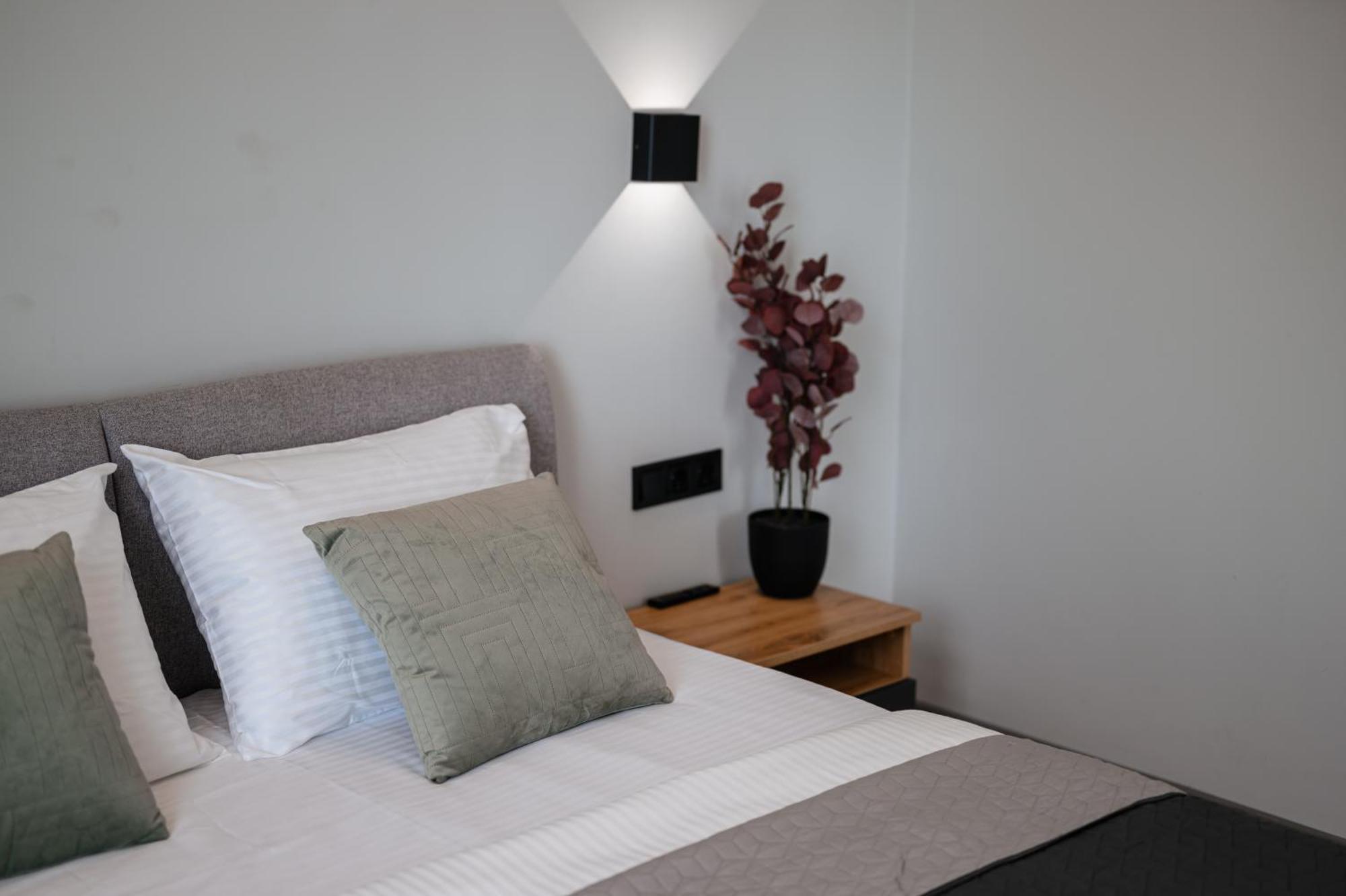 Luxury Apartments Smart House 乌日霍罗德 外观 照片