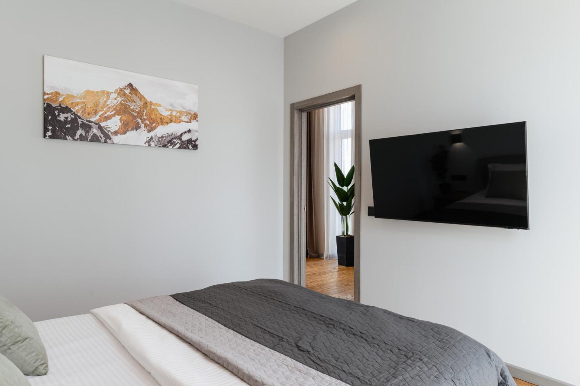 Luxury Apartments Smart House 乌日霍罗德 外观 照片