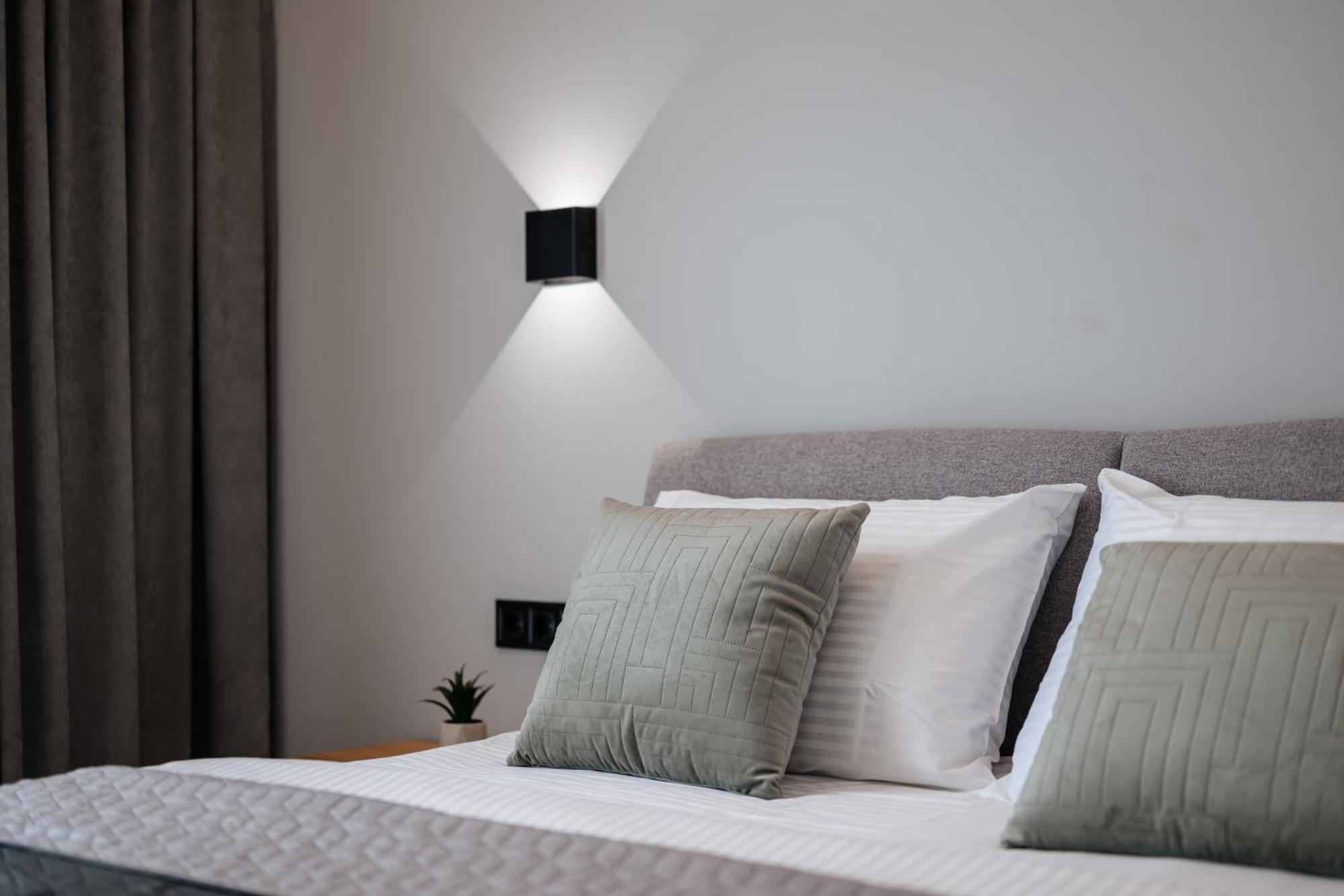 Luxury Apartments Smart House 乌日霍罗德 外观 照片