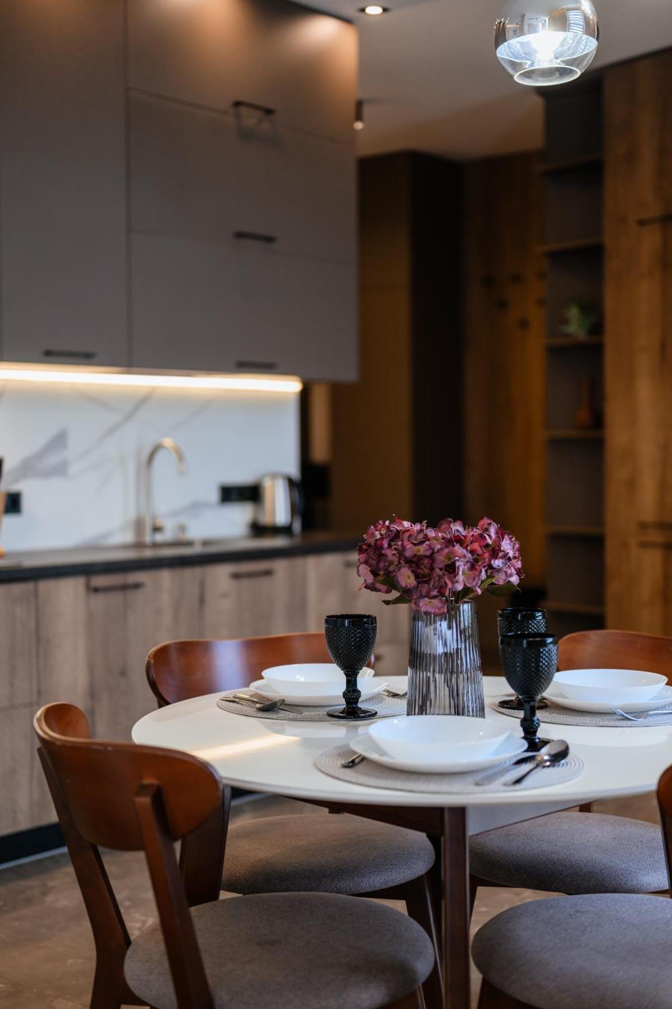Luxury Apartments Smart House 乌日霍罗德 外观 照片