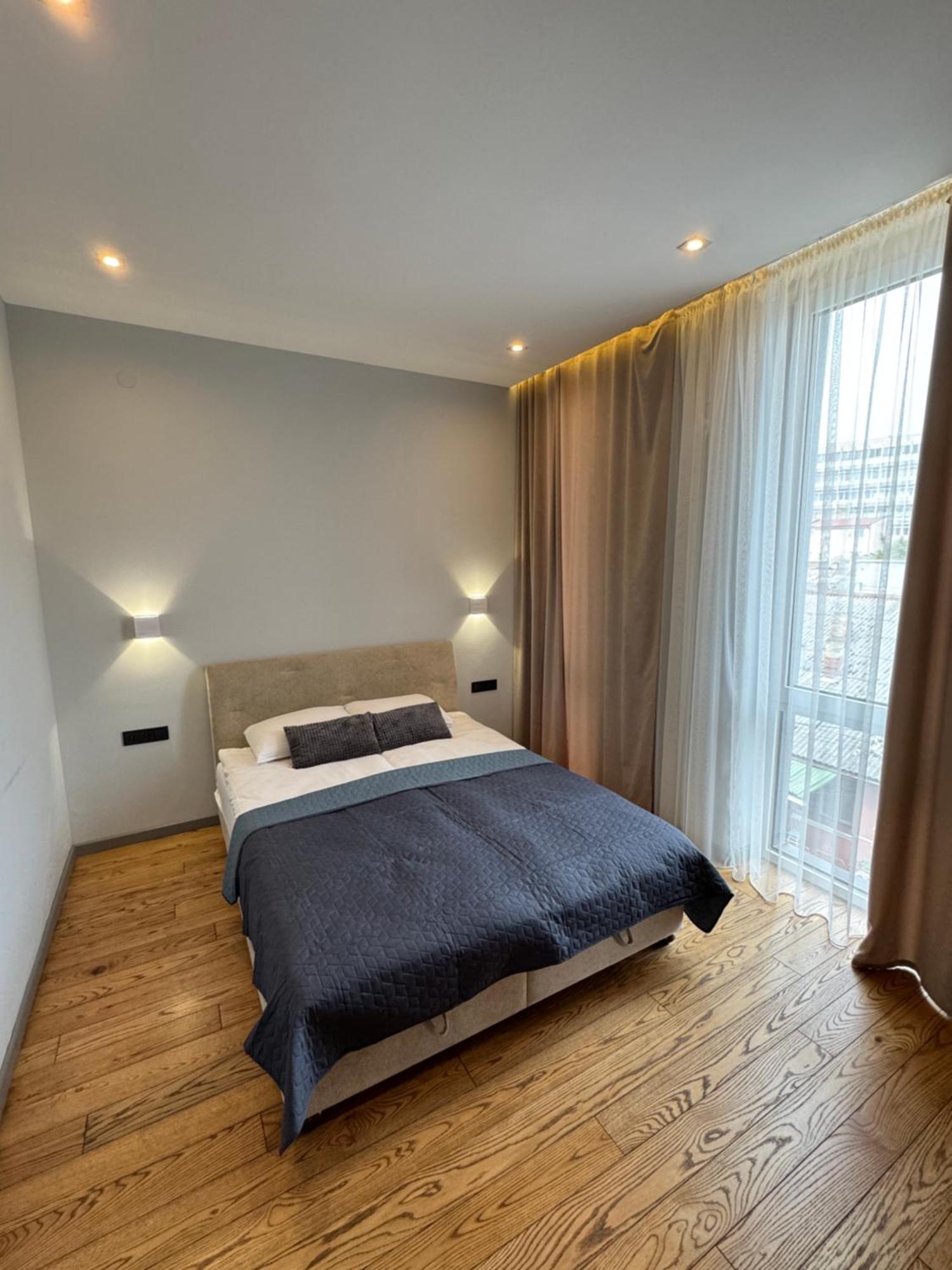 Luxury Apartments Smart House 乌日霍罗德 外观 照片